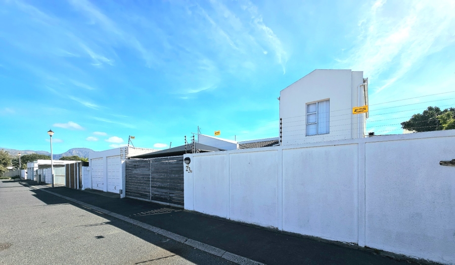 4 Bedroom Property for Sale in Marina Da Gama Western Cape